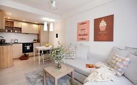Compact II - Mieszkanie na parterze, Faktura VAT, szybkie Wi-Fi, Netflix